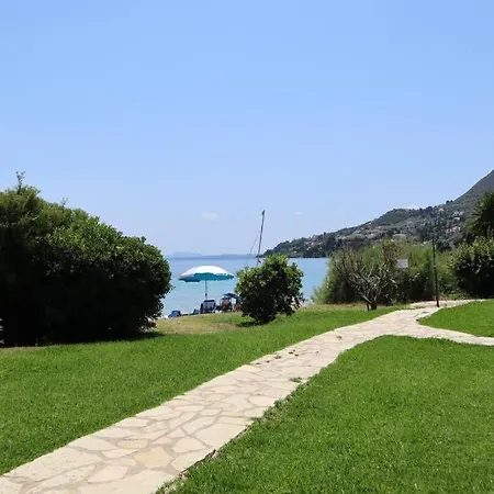 By The Sea Tatil Evi Nikiana